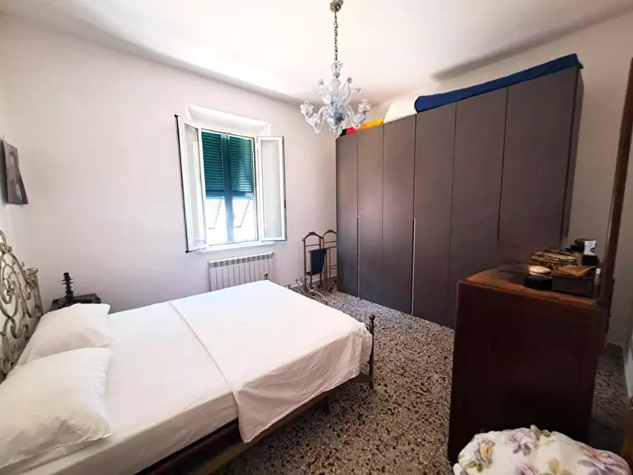 Immagine 15 di Casa indipendente in vendita  a Massa