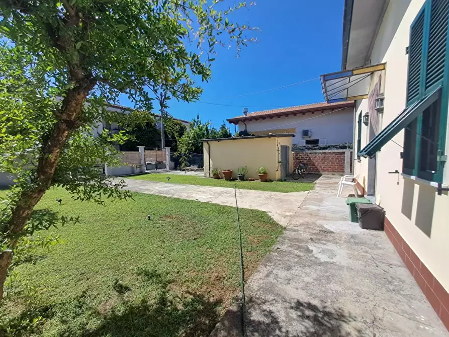 Immagine 24 di Casa indipendente in vendita  a Massa