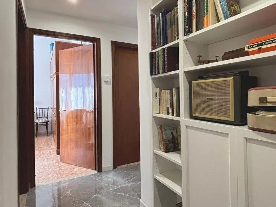 Immagine 9 di Appartamento in affitto  a Massa