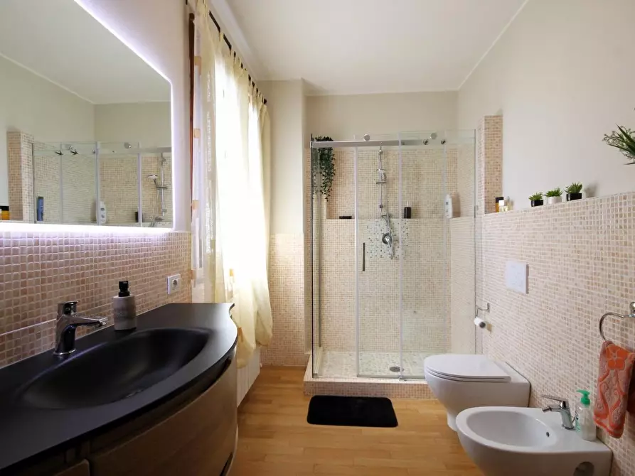 Immagine 18 di Villa in vendita  a Capannori