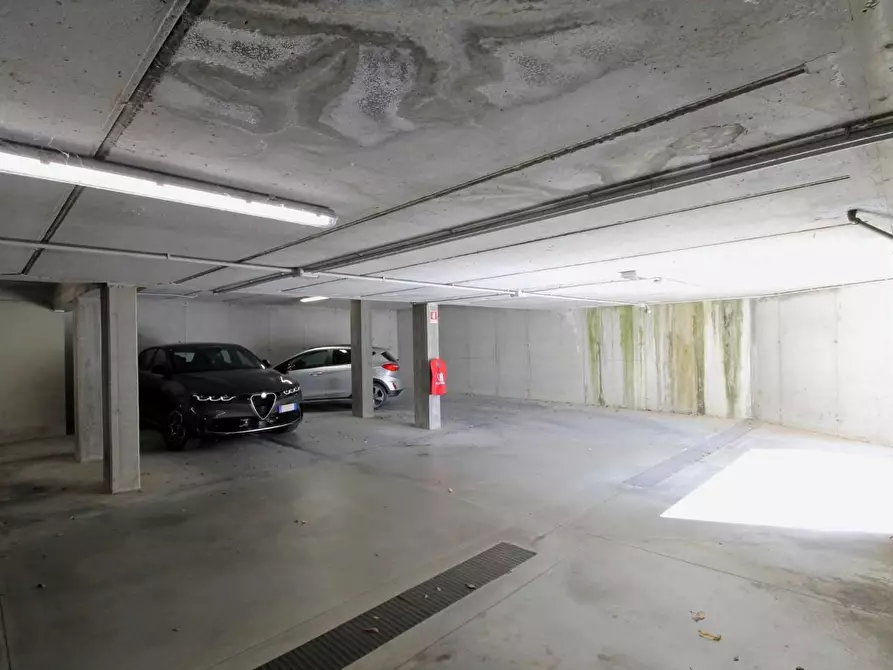 Immagine 20 di Villa in vendita  a Capannori