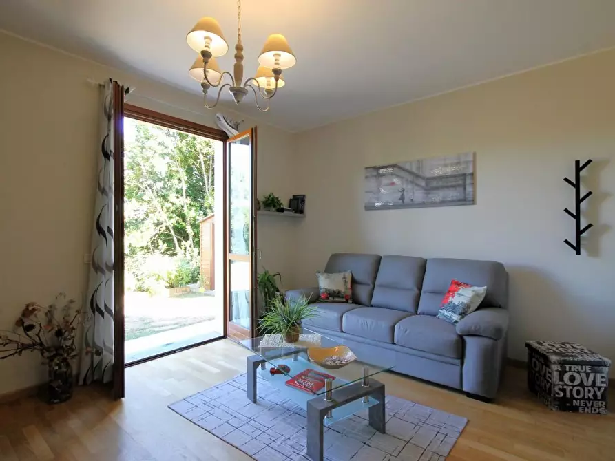 Immagine 1 di Villa in vendita  a Capannori