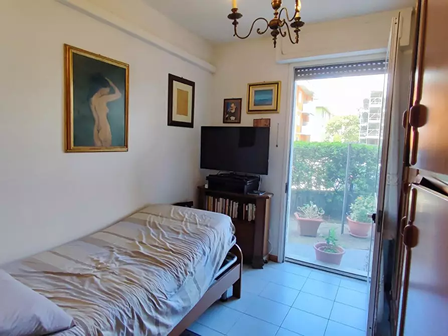 Immagine 9 di Appartamento in vendita  a Viareggio