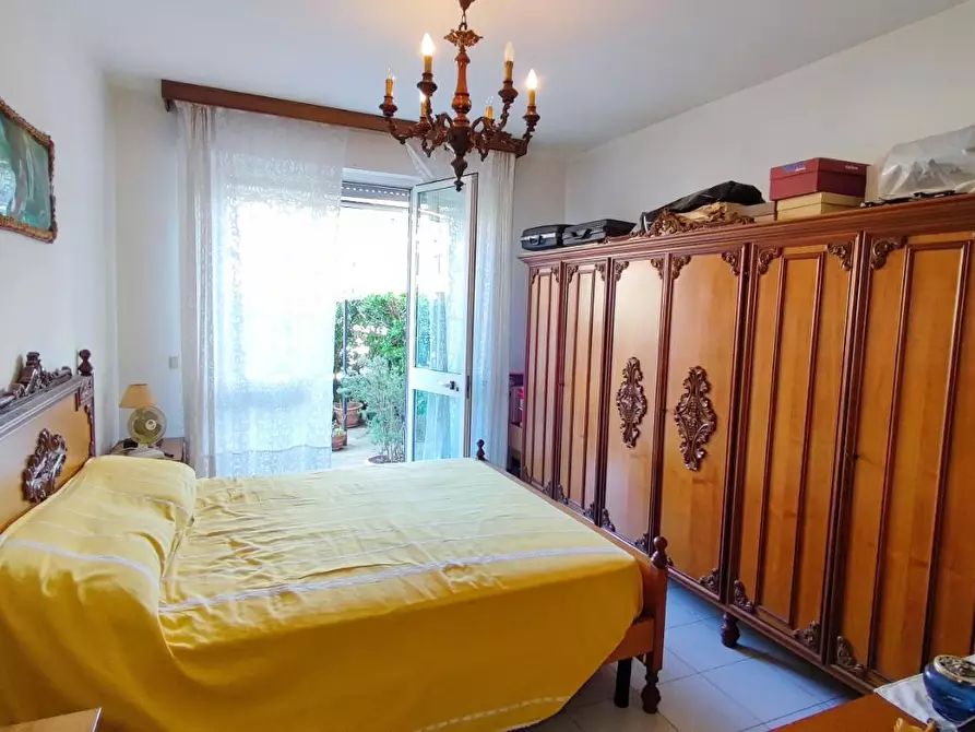 Immagine 6 di Appartamento in vendita  a Viareggio