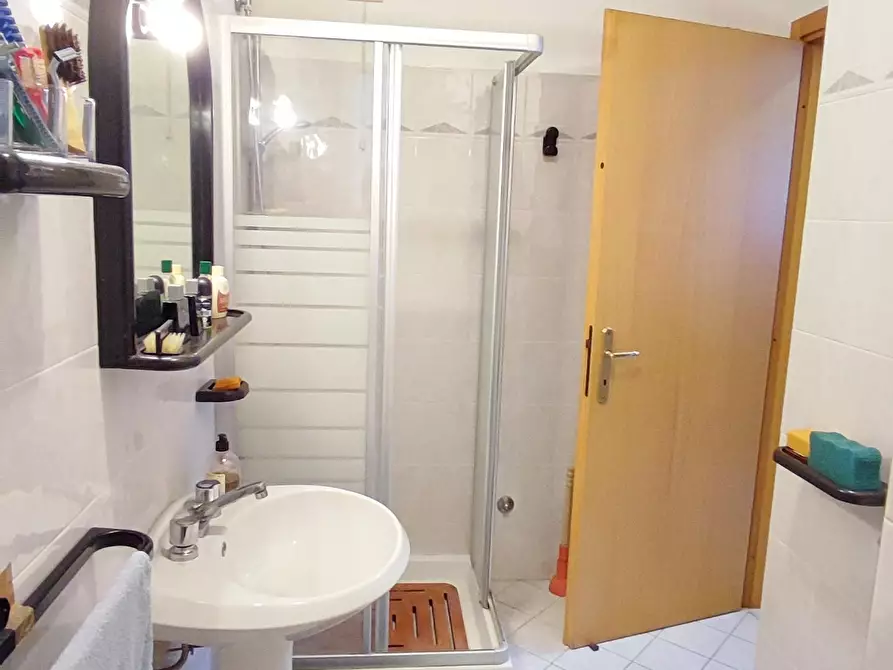 Immagine 12 di Appartamento in vendita  a Viareggio