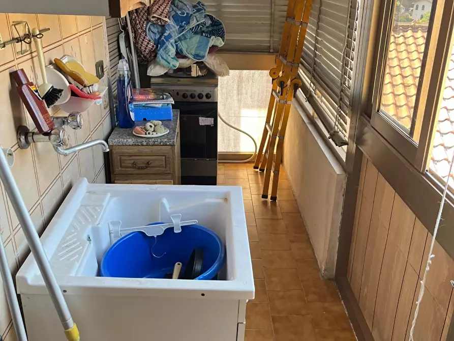 Immagine 13 di Porzione di casa in vendita  a Massa