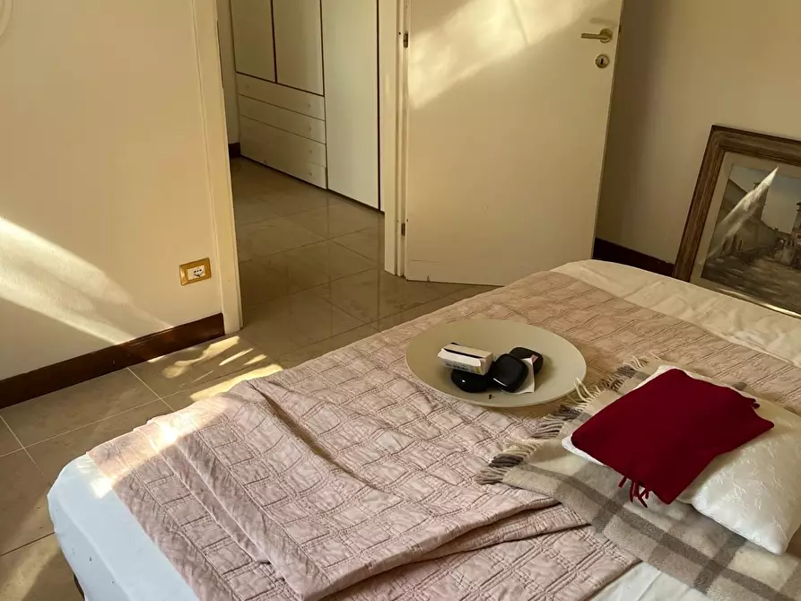 Immagine 16 di Porzione di casa in vendita  a Massa