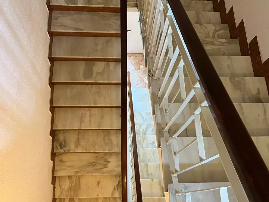 Immagine 12 di Porzione di casa in vendita  a Massa