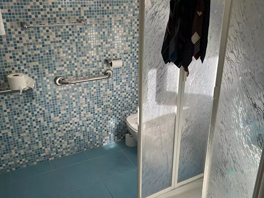 Immagine 19 di Porzione di casa in vendita  a Massa