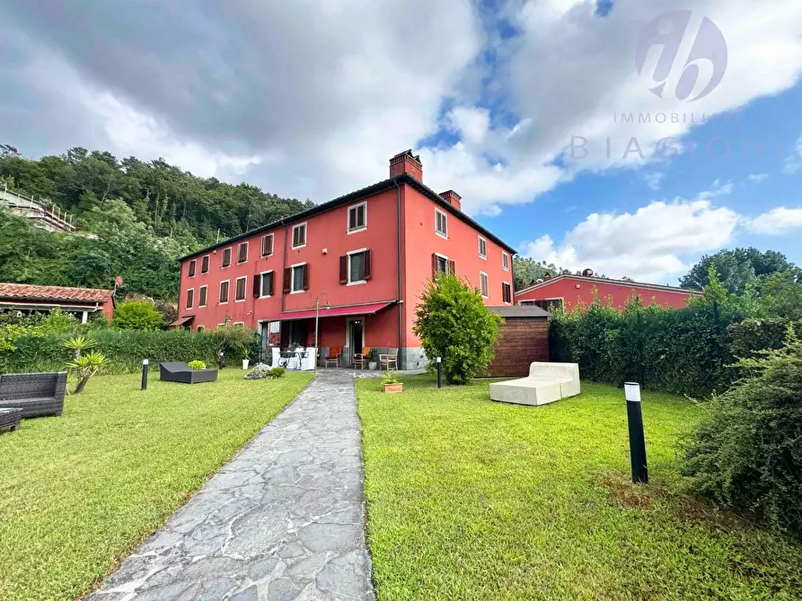 Immagine 4 di Villetta a schiera in vendita  a Camaiore