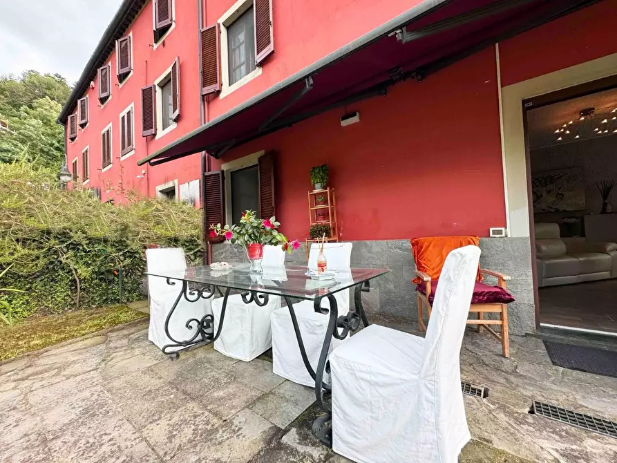 Immagine 2 di Villetta a schiera in vendita  a Camaiore