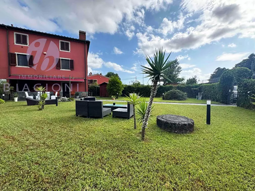 Immagine 6 di Villetta a schiera in vendita  a Camaiore