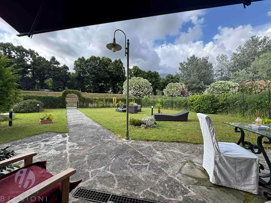 Immagine 3 di Villetta a schiera in vendita  a Camaiore