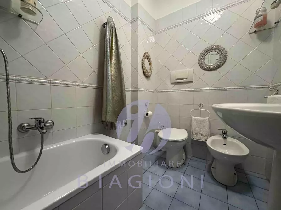 Immagine 35 di Villetta a schiera in vendita  a Camaiore