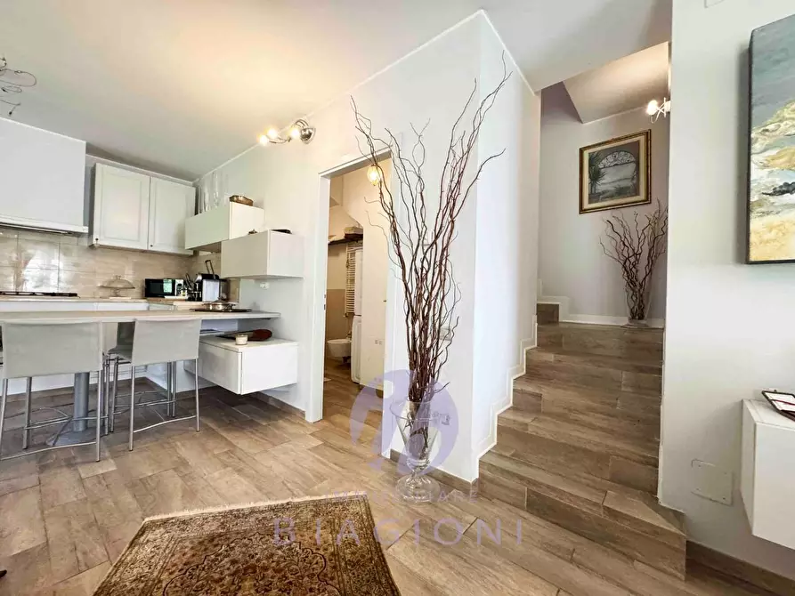 Immagine 10 di Villetta a schiera in vendita  a Camaiore