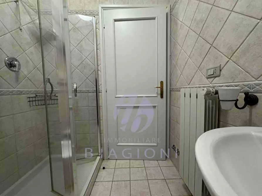 Immagine 37 di Villetta a schiera in vendita  a Camaiore