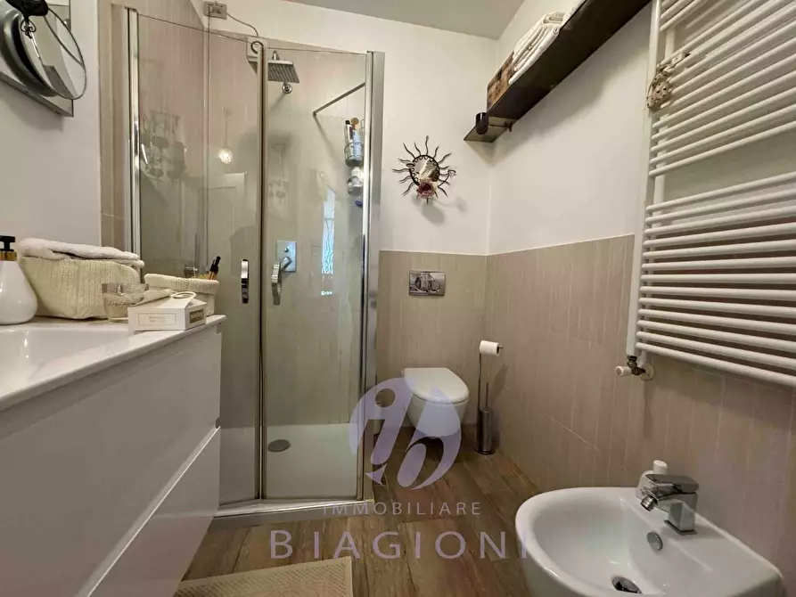 Immagine 15 di Villetta a schiera in vendita  a Camaiore