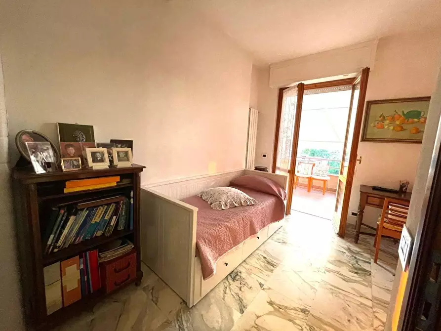 Immagine 12 di Mansarda in vendita  a Massa