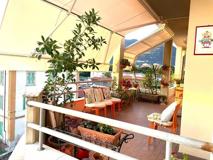 Immagine 21 di Mansarda in vendita  a Massa