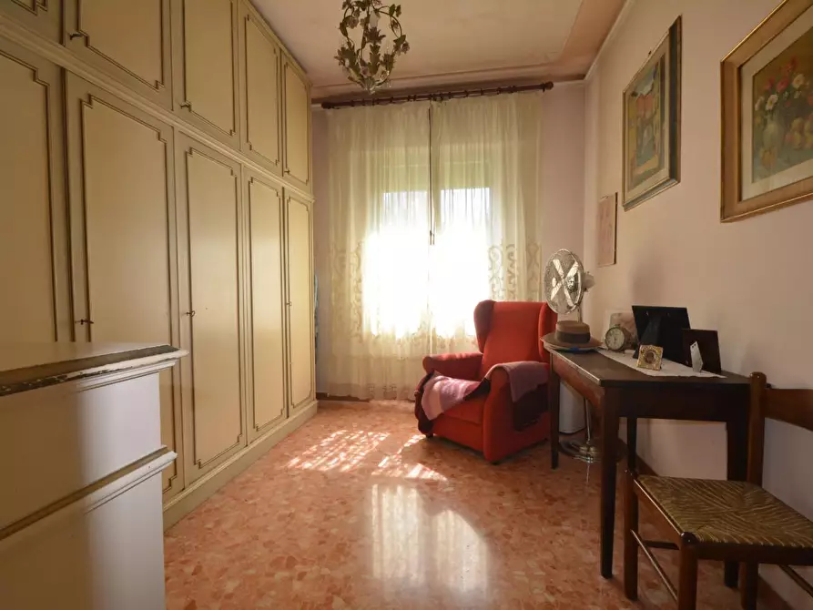 Immagine 15 di Villa in vendita  a Lucca