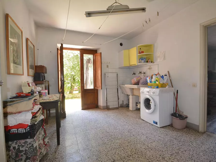 Immagine 25 di Villa in vendita  a Lucca