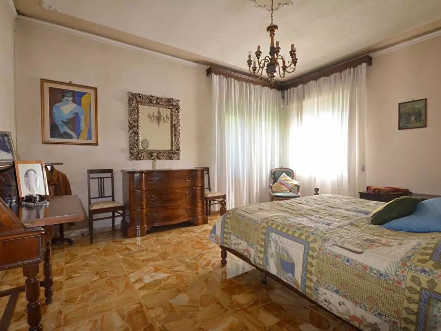 Immagine 16 di Villa in vendita  a Lucca