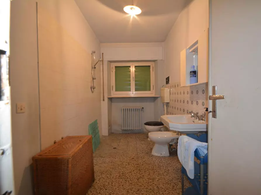 Immagine 24 di Villa in vendita  a Lucca