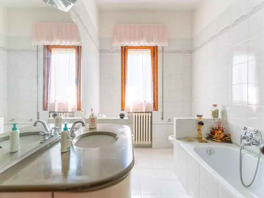 Immagine 33 di Casa bifamiliare in vendita  a Cerreto Guidi