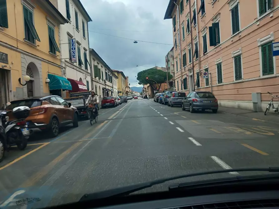 Immagine 5 di Locale commerciale in vendita  a Livorno