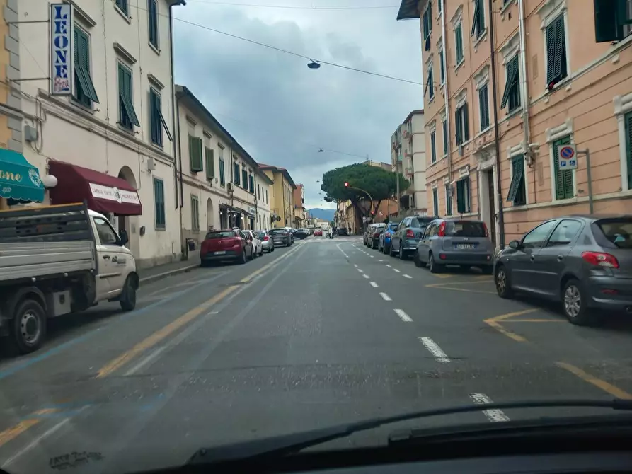 Immagine 6 di Locale commerciale in vendita  a Livorno