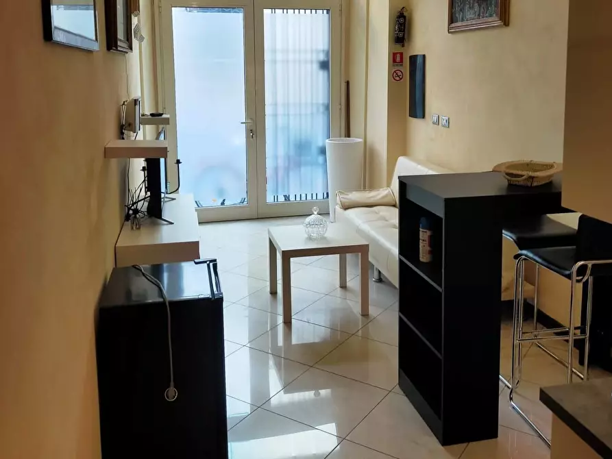 Immagine 7 di Locale commerciale in vendita  a Empoli