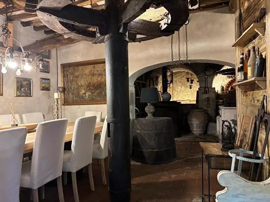 Immagine 20 di Rustico / casale in vendita  a Camaiore