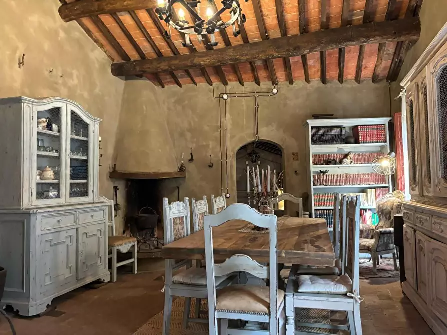 Immagine 11 di Rustico / casale in vendita  a Camaiore
