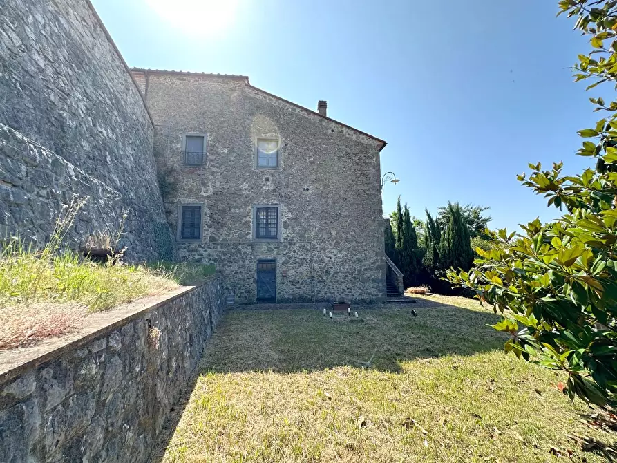 Immagine 23 di Rustico / casale in vendita  a Capannori