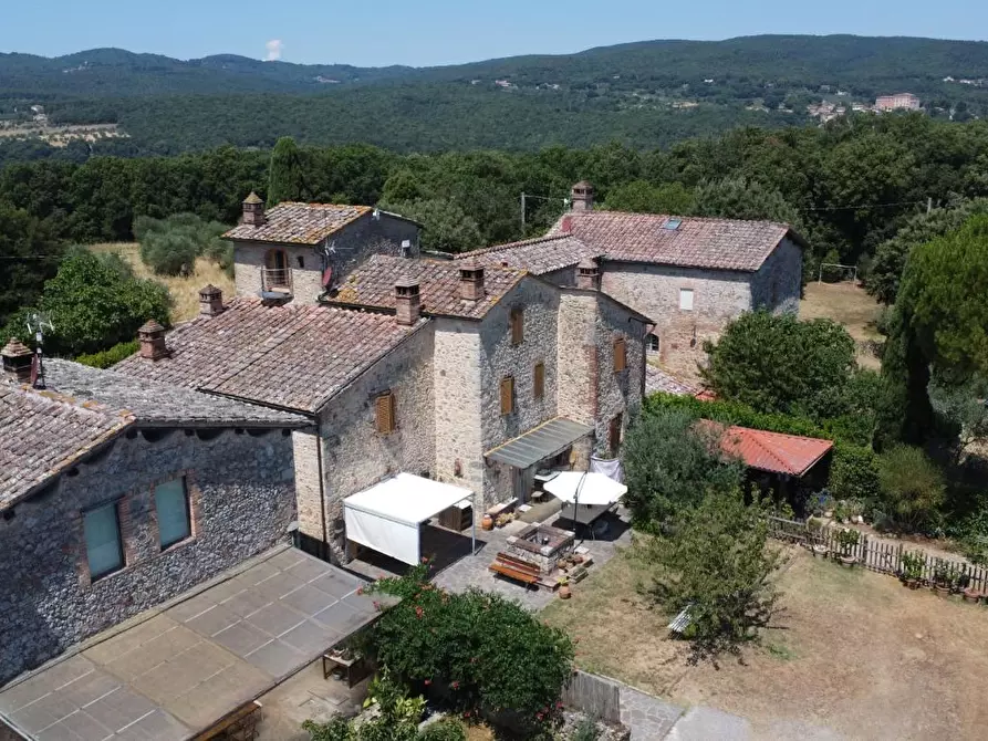 Immagine 29 di Villetta a schiera in vendita  a Siena