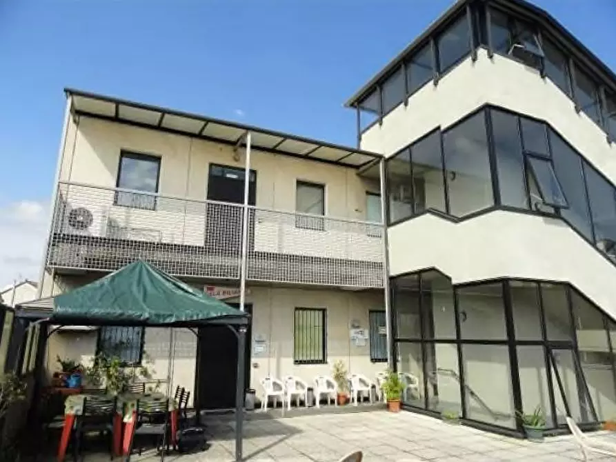 Immagine 1 di Negozio in vendita  a Paderno Dugnano