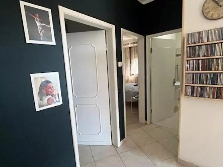 Immagine 4 di Porzione di casa in vendita  a Ortonovo