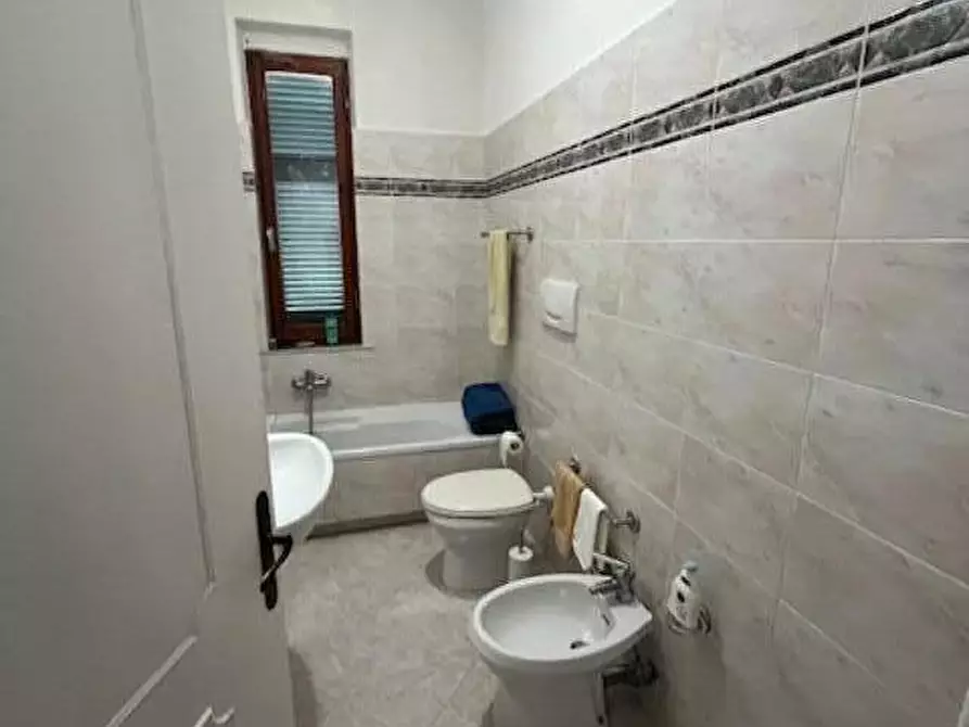 Immagine 7 di Porzione di casa in vendita  a Ortonovo