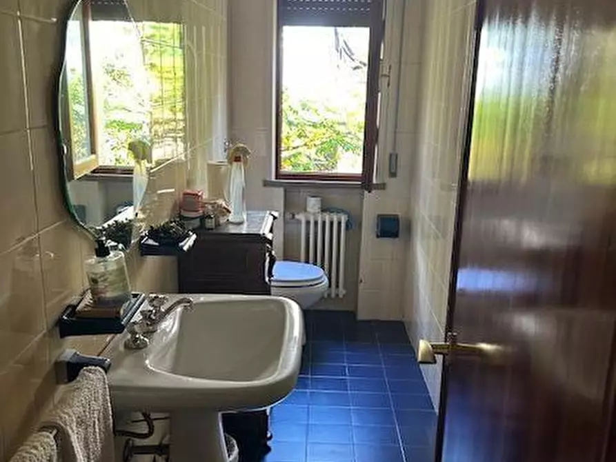 Immagine 14 di Villa in vendita  a Capraia E Limite