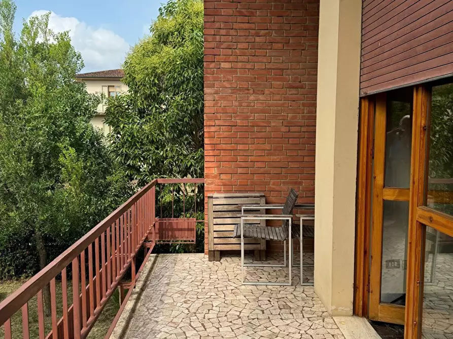 Immagine 20 di Villa in vendita  a Capraia E Limite