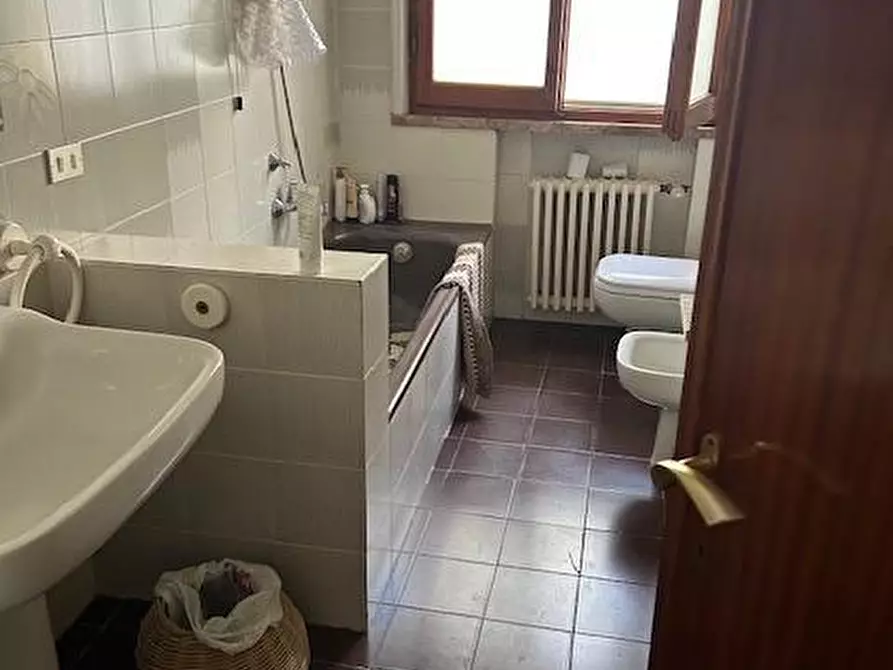 Immagine 33 di Villa in vendita  a Capraia E Limite