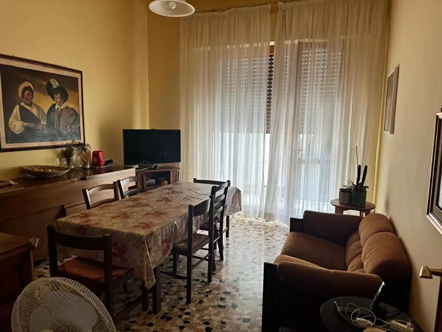 Immagine 3 di Villa in vendita  a Capraia E Limite