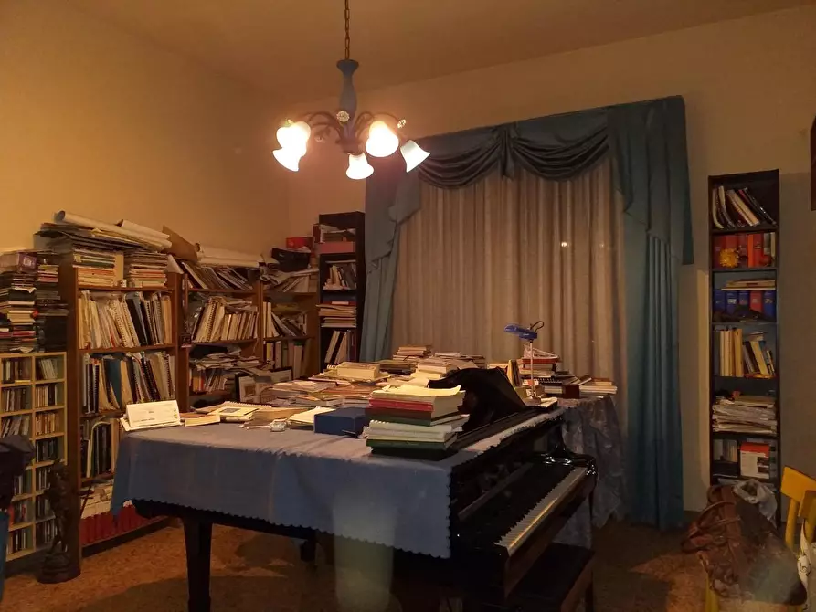 Immagine 10 di Villa in vendita  a Capraia E Limite