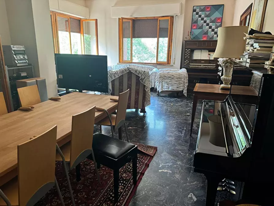 Immagine 4 di Villa in vendita  a Capraia E Limite