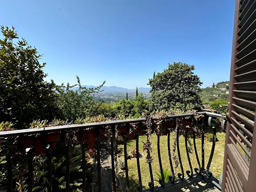 Immagine 29 di Villa in vendita  a Capannori