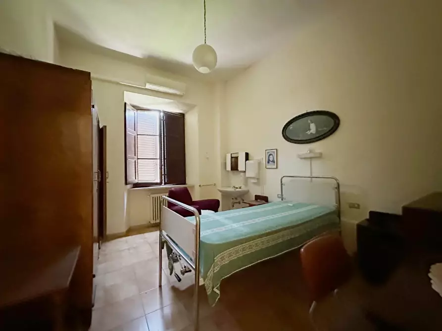 Immagine 12 di Villa in vendita  a Capannori