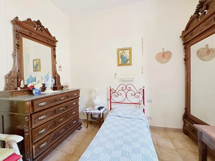 Immagine 15 di Villa in vendita  a Capannori