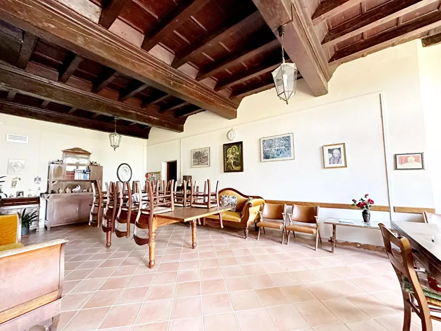 Immagine 6 di Villa in vendita  a Capannori