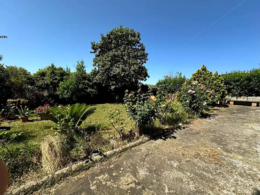 Immagine 32 di Villa in vendita  a Capannori