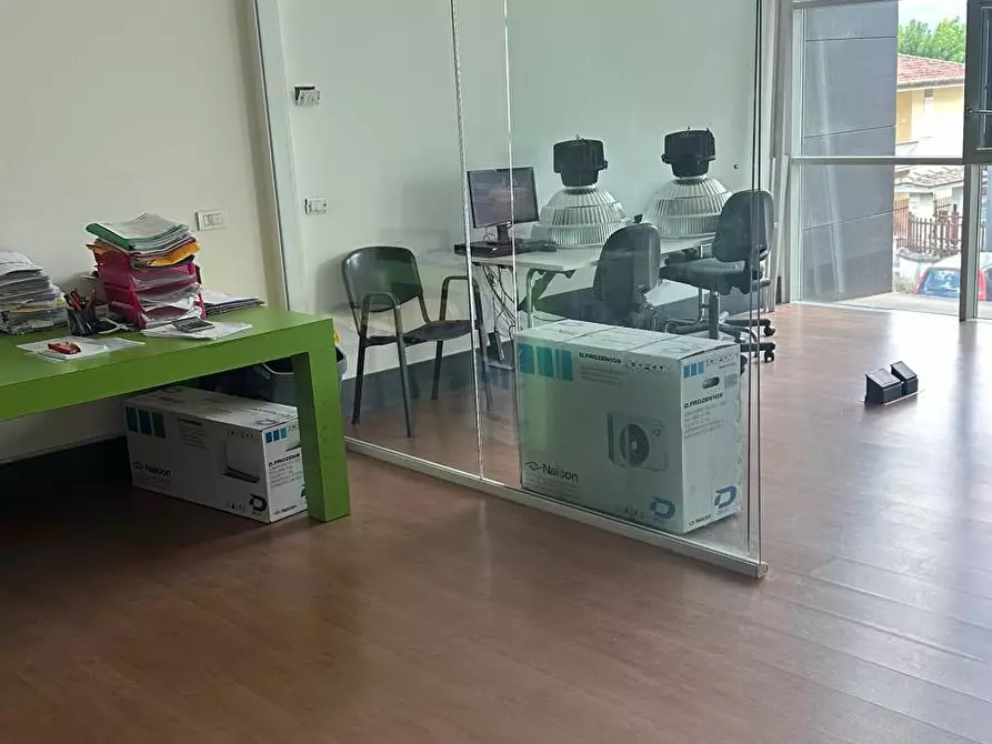 Immagine 4 di Ufficio in affitto  a Capraia E Limite